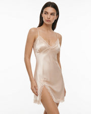 Vestido de dormir con ribete de encaje