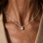 Collar Eternity con circonitas en oro blanco
