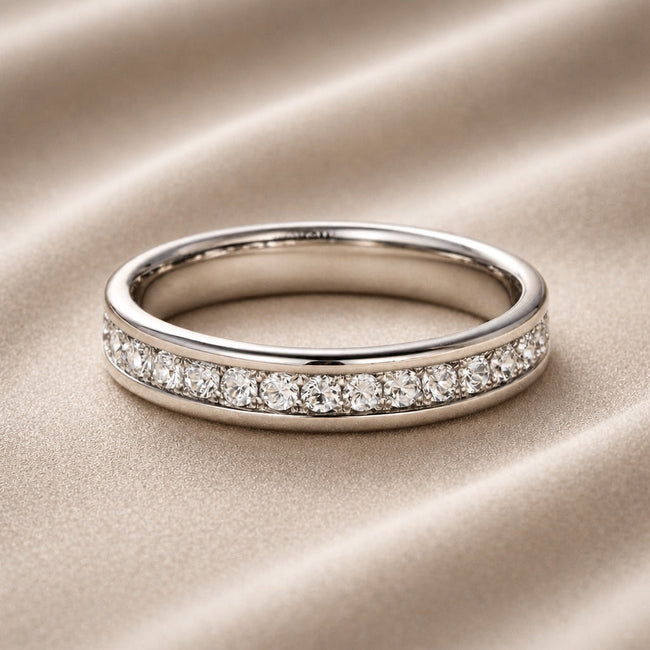 Anillo de oro blanco con circonita brillante