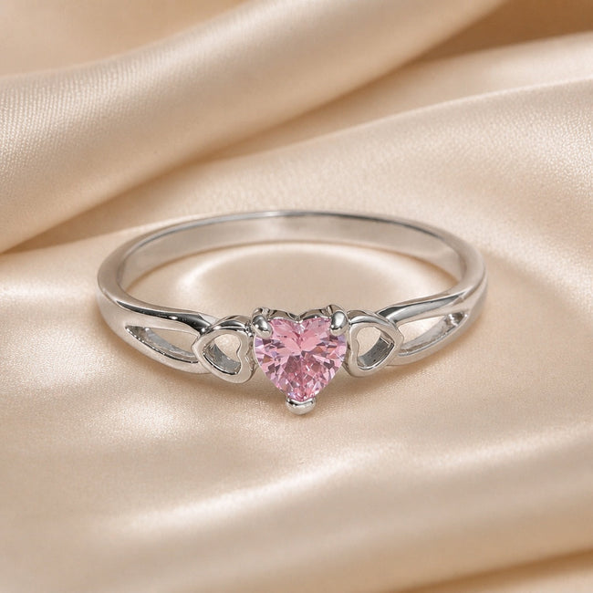 Rosalie: Anillo de oro blanco con circonita en forma de corazón