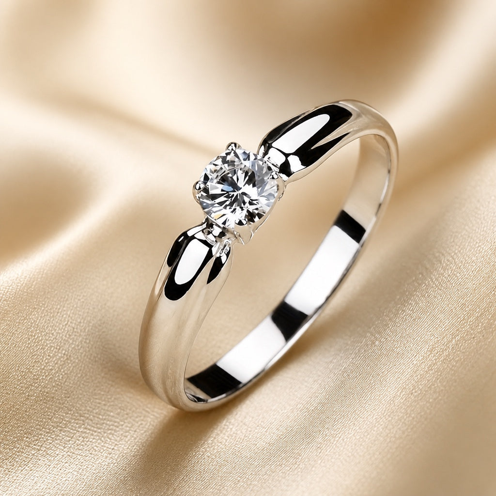 Anillo minimalista de zirconia con oro blanco