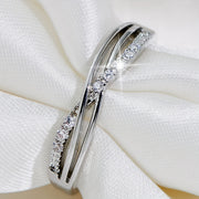 Anillo de día de circonita y oro blanco