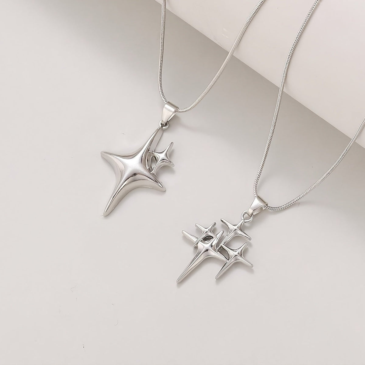 Collana Nordstjerne in oro bianco