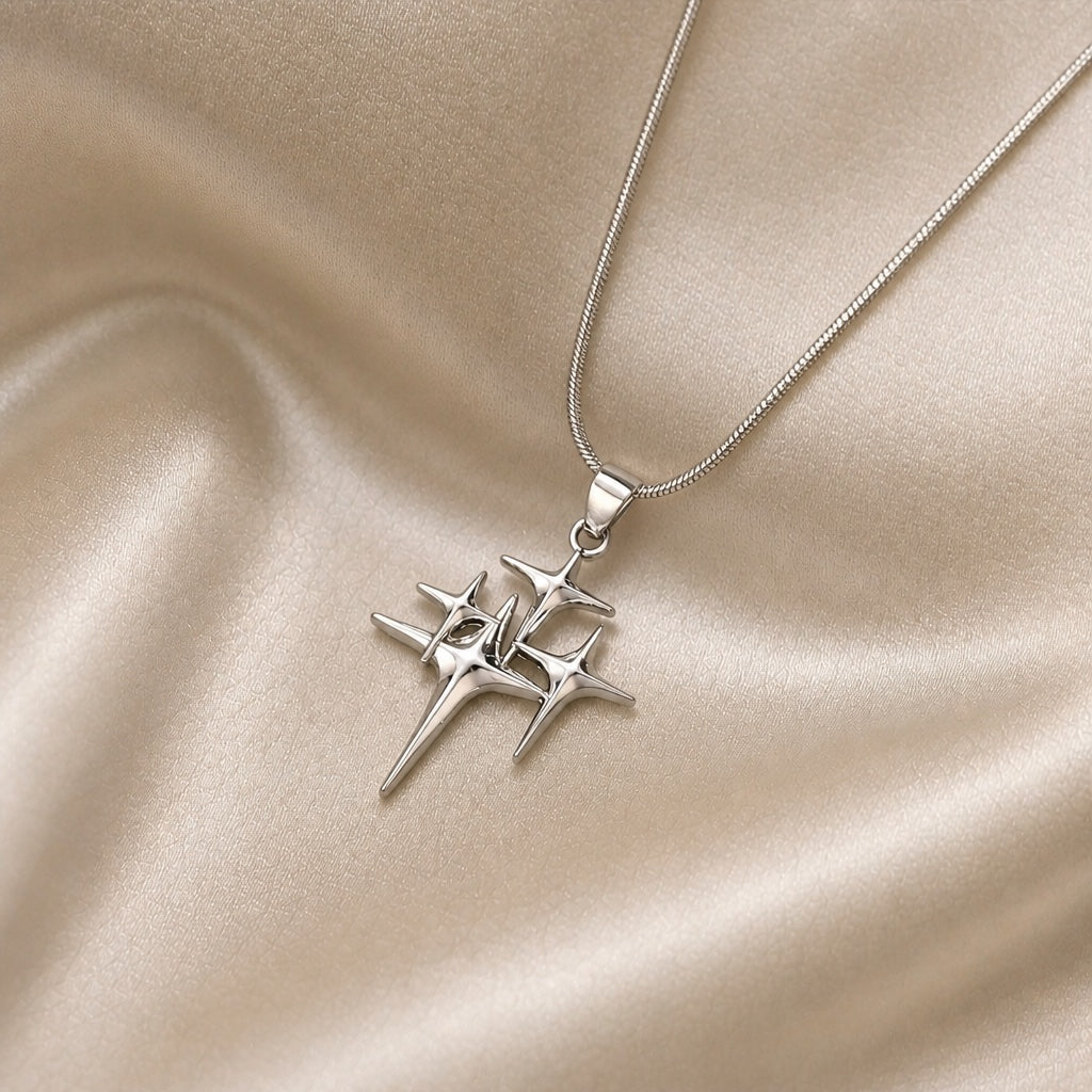 Collana Nordstjerne in oro bianco