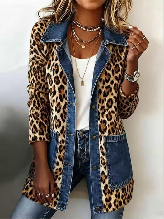 Lorena | Chaqueta larga de leopardo con jeans